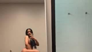 American Female Rapper, Cardi B shows off her Big Ass and Pu§§y in a new video
